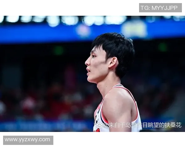 徐杰挑战草根球员展现超强基本功全场观众为之欢呼致敬